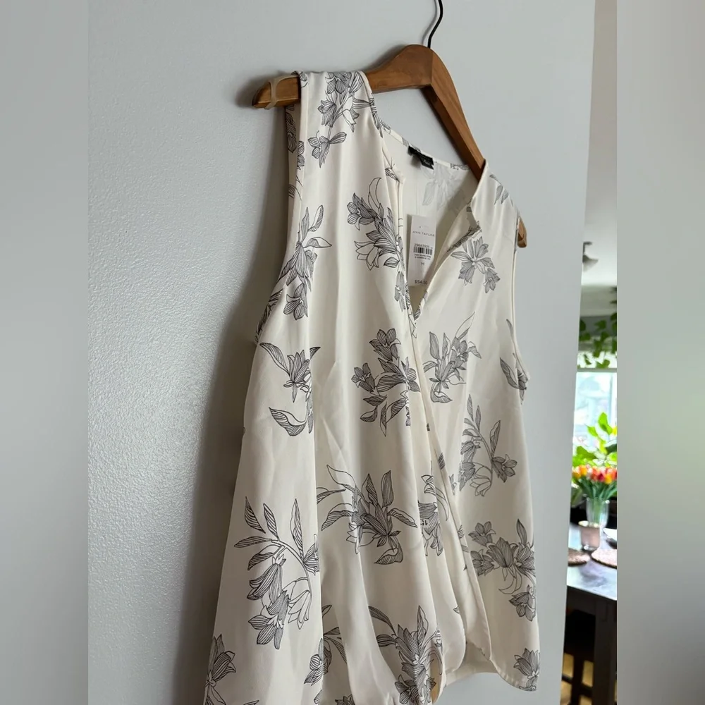 Ann Taylor Floral Sleeveless Top - Picture 5 of 8